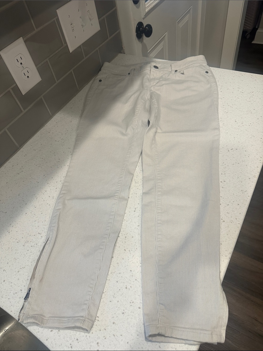 LOFT Light Beige Pinstripe Women’s Jeans XS